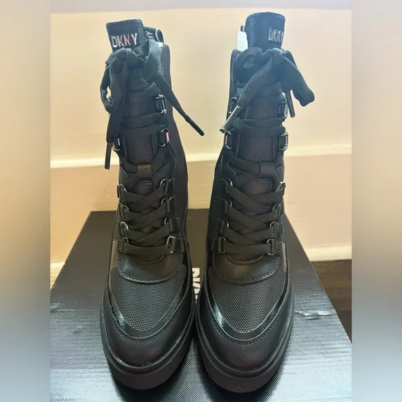 DKNY Women’s Toia Lace Up Zipper Combat Boots Black Size 7 New In Box - Picture 3 of 10